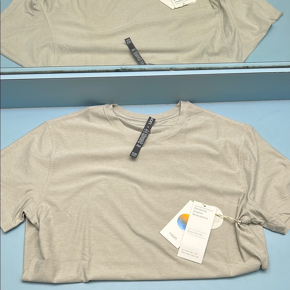 Vuori Light Gray T-Shirt Men’s Size M Strato Tech Tee. New with tag.